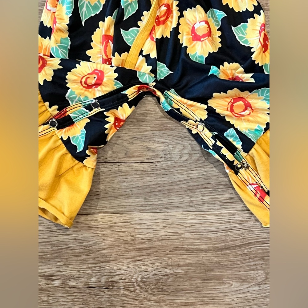 Boutique Sunflower Romper, size 12-18 months - Picture 3 of 4